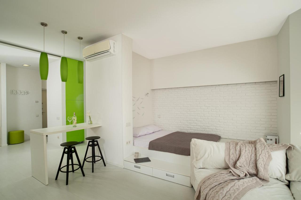 White Attic Apartment Одесса Экстерьер фото